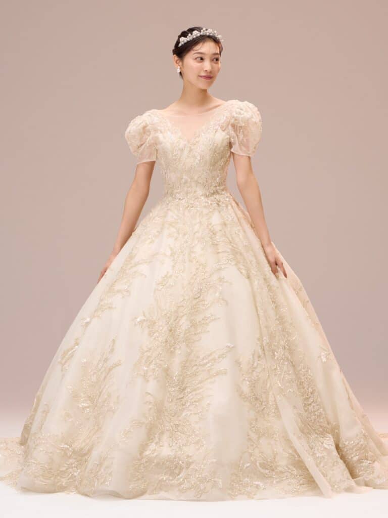 Sargent　サージェント　03-90752 ウェディングドレス　weddingdress wedding dress エスム　esum 韓国風ドレス　ビーディング　ボリュームドレス　アイボリー　パフスリーブ　袖付きドレス