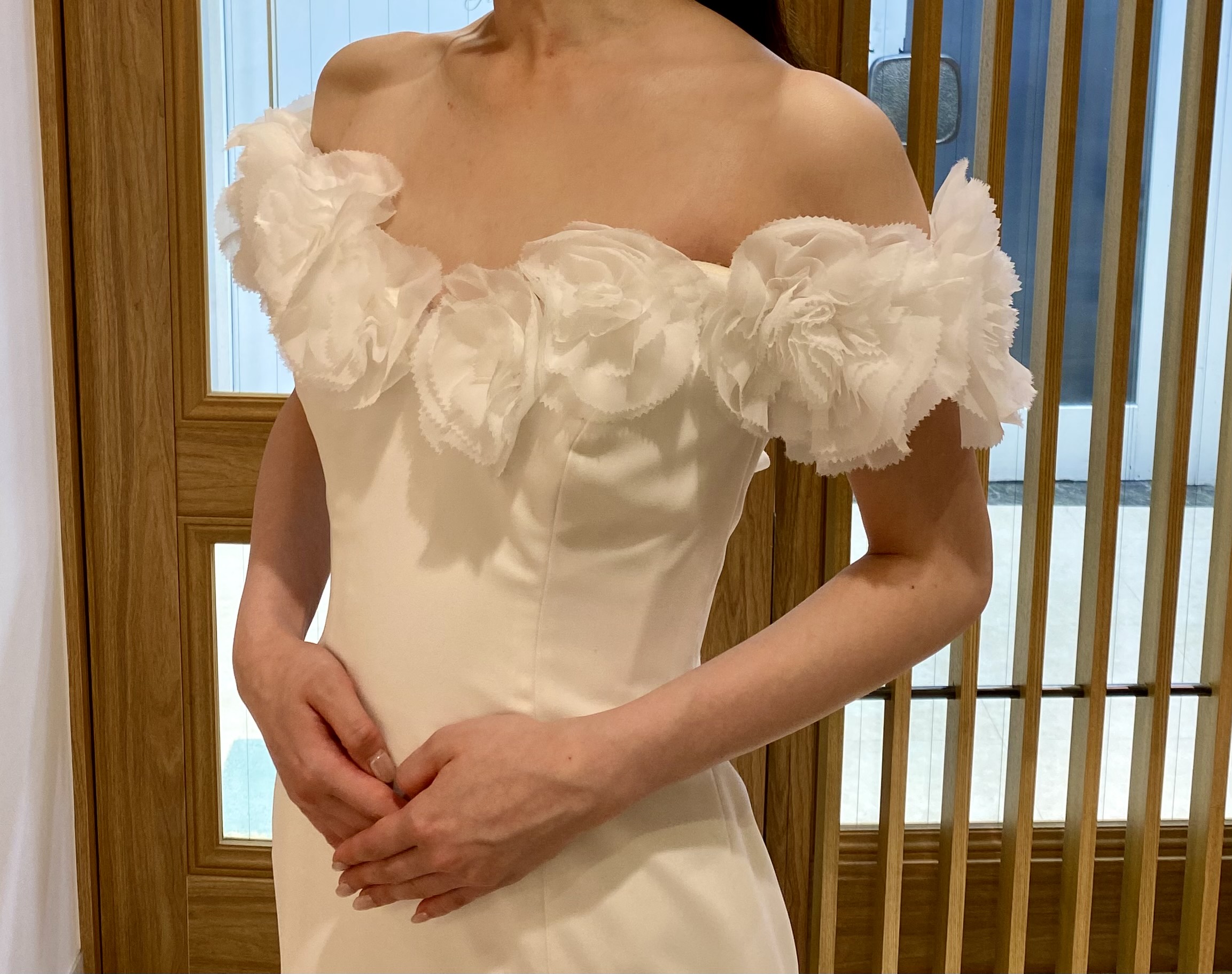 Wedding Dress ヴィクター アンド ロルフ マリアージュ　03-20581  VOLANT FLOWER MERMAID VIKTOR ＆ ROLF MARIAGE  ウェディングドレス　ソフトマーメイド