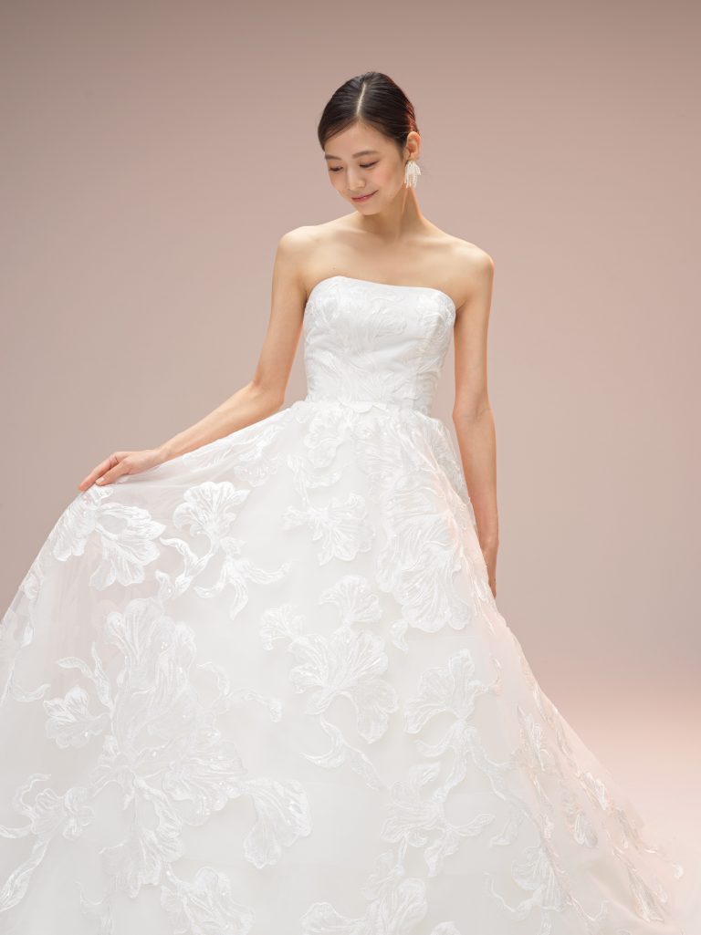 おすすめドレスのご紹介=esum(エスム)の
