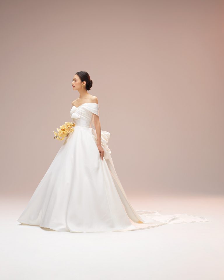 CLAIRE　03₋20815　エスム　esum オフショルダー　バックポイント　ウェディングドレスweddingdress wedding dress サテン