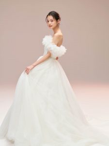 03-20846 AMBER　ウェディングドレスweddiingdress wedding dress フリル　グリッター　２way エスム　esum Aライン