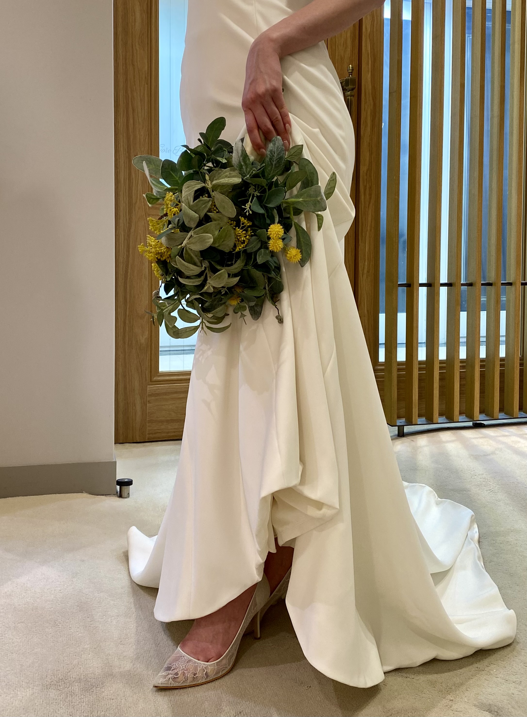 Wedding Dress ヴィクター アンド ロルフ マリアージュ　03-20581  VOLANT FLOWER MERMAID VIKTOR ＆ ROLF MARIAGE  ウェディングドレス　ソフトマーメイド