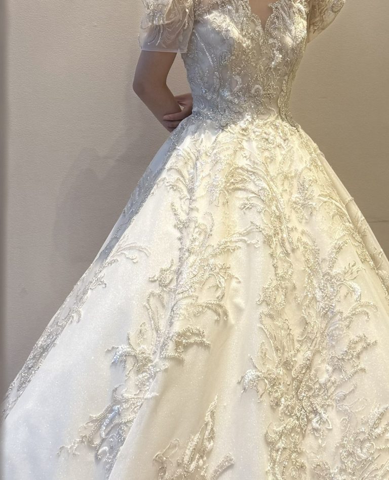 おすすめドレスのご紹介＝esum(エスム)の