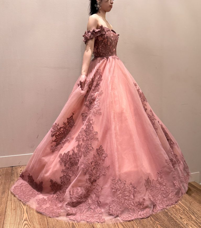 おすすめドレスのご紹介=esum(エスム)の