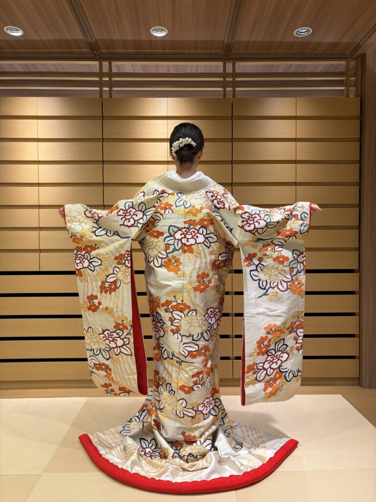 おすすめ色打掛のご紹介 ＝ゲストの記憶に残る色打掛＝