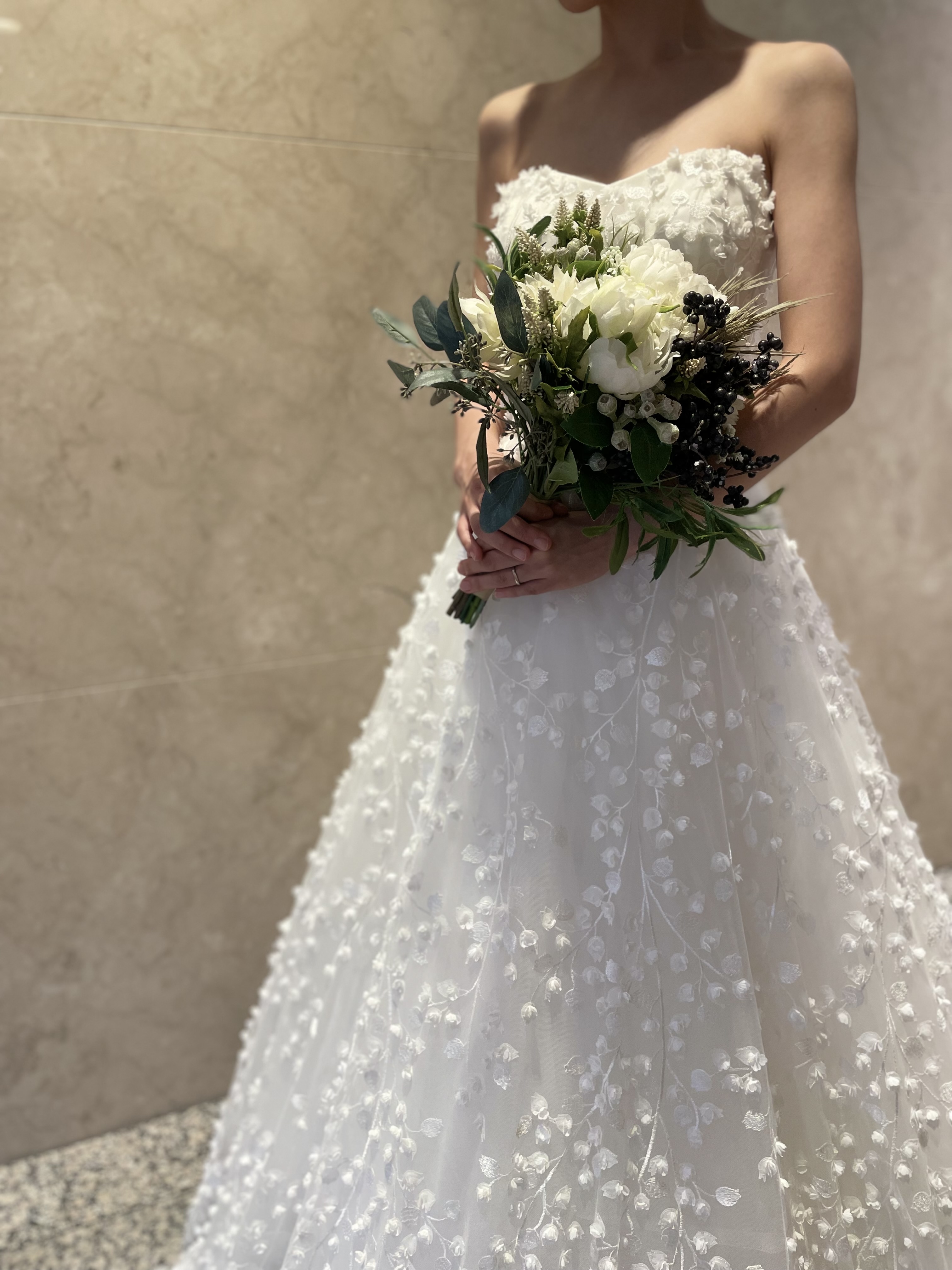 Nouvelle AMSALE　ヌーベルアムサーラ　フラワー刺繡　フラワーモチーフ　weddingdress  wedding Aライン　レース