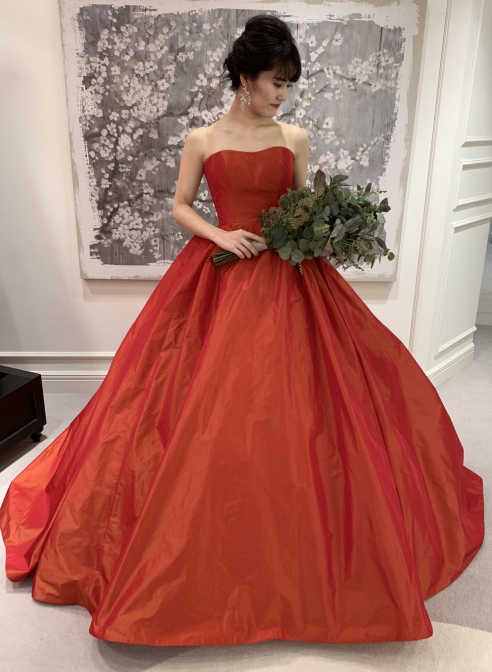 上品な光沢で魅せるカラードレス-Martina(マルティーナ)| ブログ 