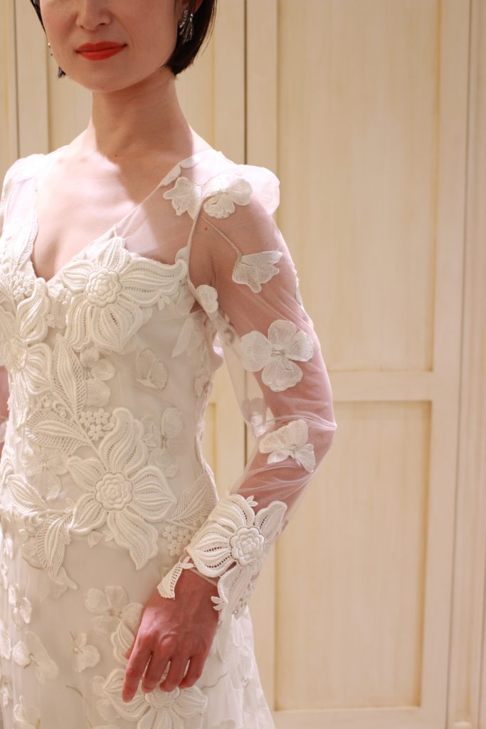 大人気Elizabeth Fillmore【エリザベスフィルモア】の新作ドレスのご紹介です。