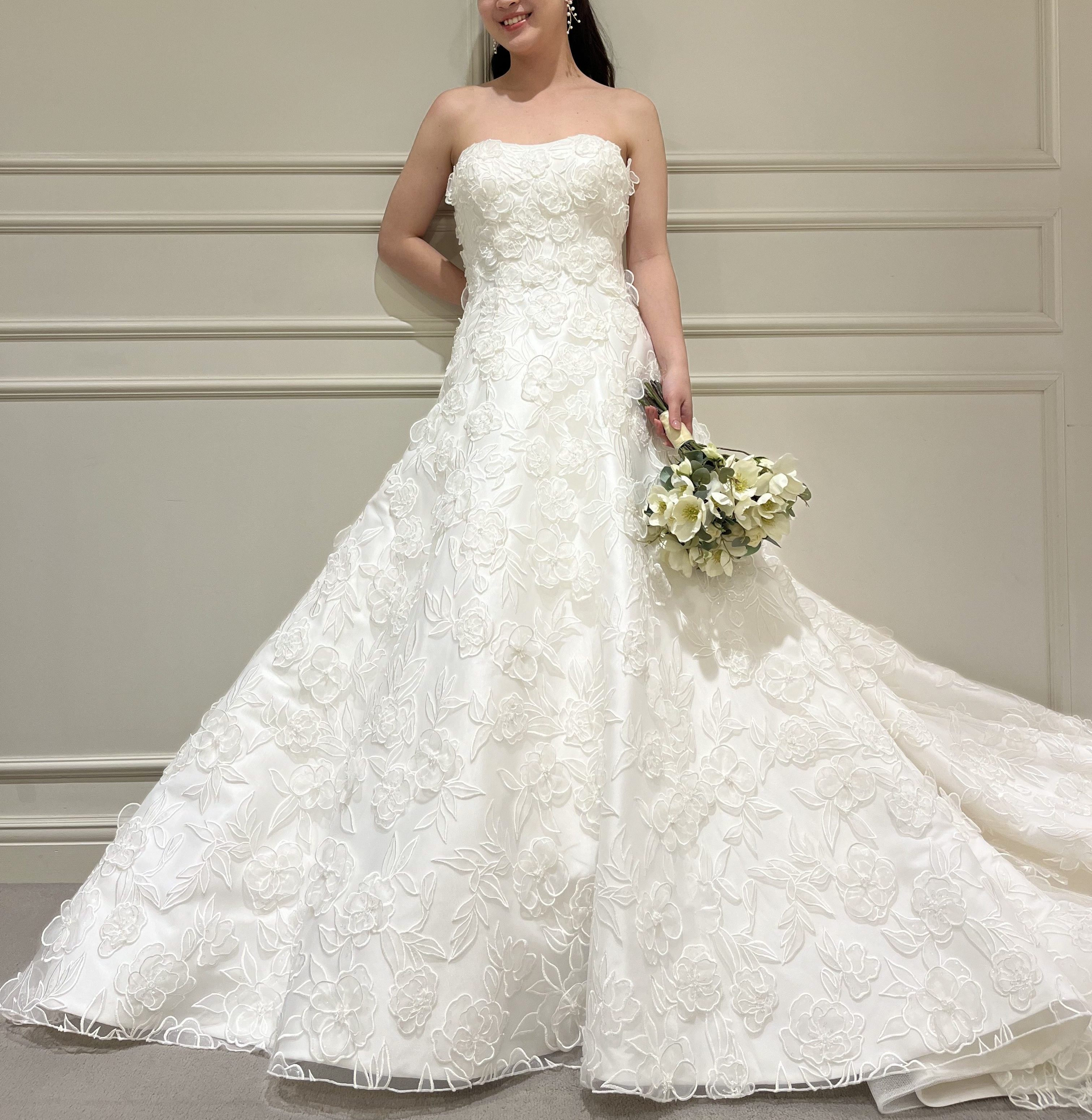 ANNE BARGE 　OLYMPIA　アンバルジ　Wedding Dress　ウェディングドレス　フラワーモチーフ