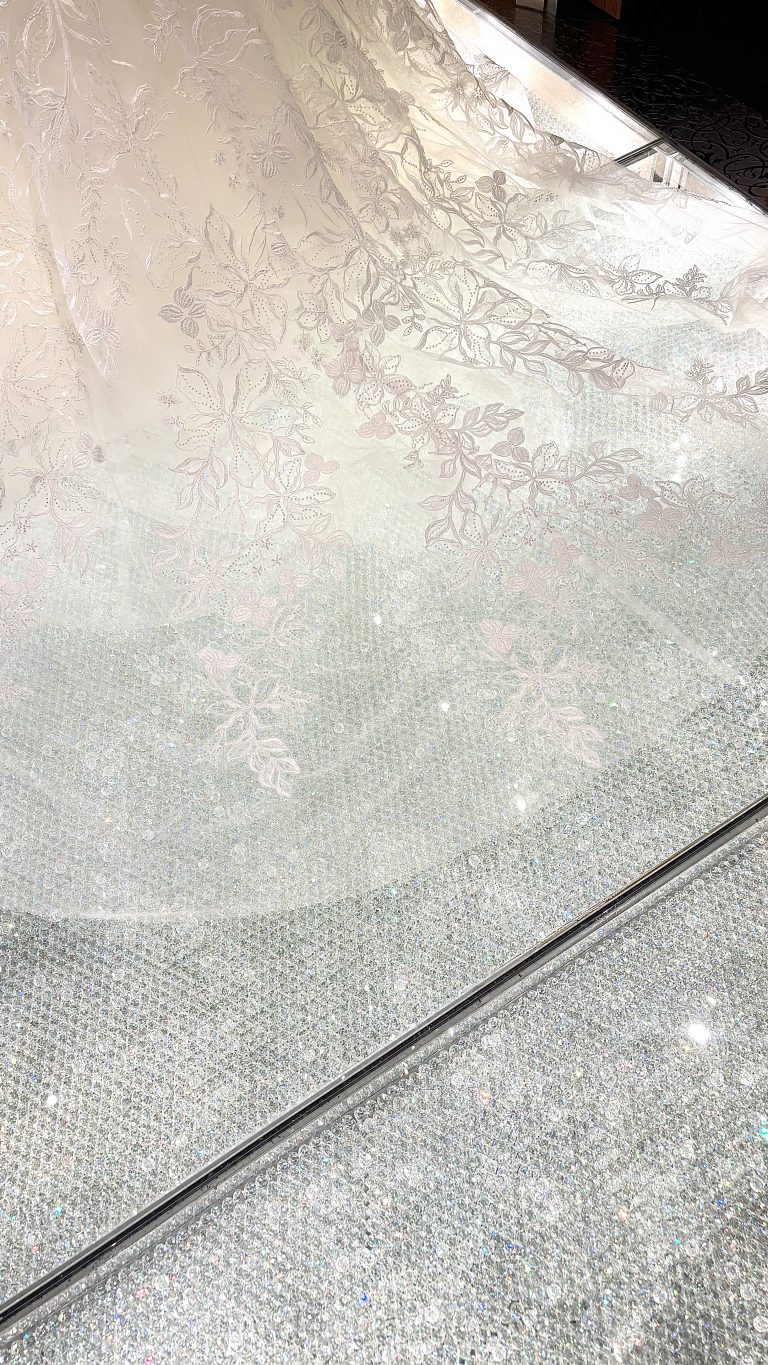 おすすめウエディングドレスのご紹介=Nouvelle AMSALE(ヌーベルアムサーラ)の特別な2Wayドレス=