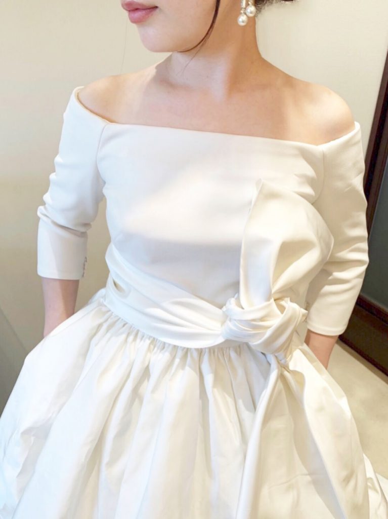 Yolan Cris(ヨーラン・クリス)のドレスで周りと差がつくおしゃれ花嫁様 