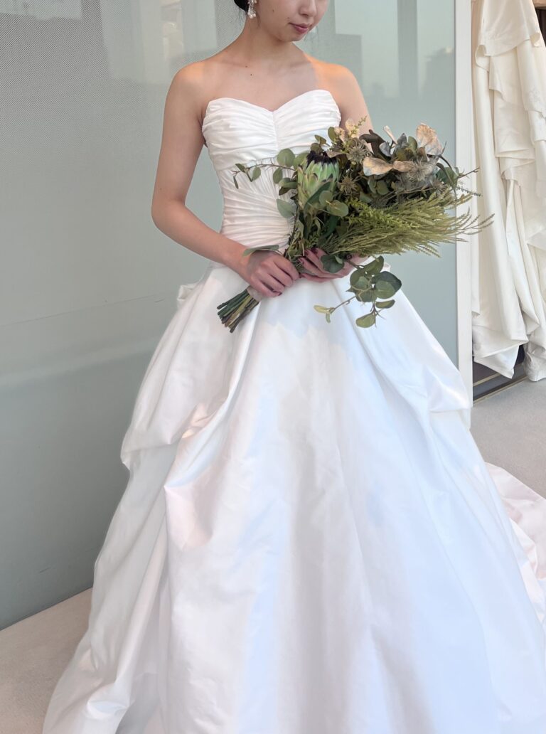 おすすめドレスのご紹介＝黄金の美しさを表現したANNE BARGE(アンバルジ)の1着＝